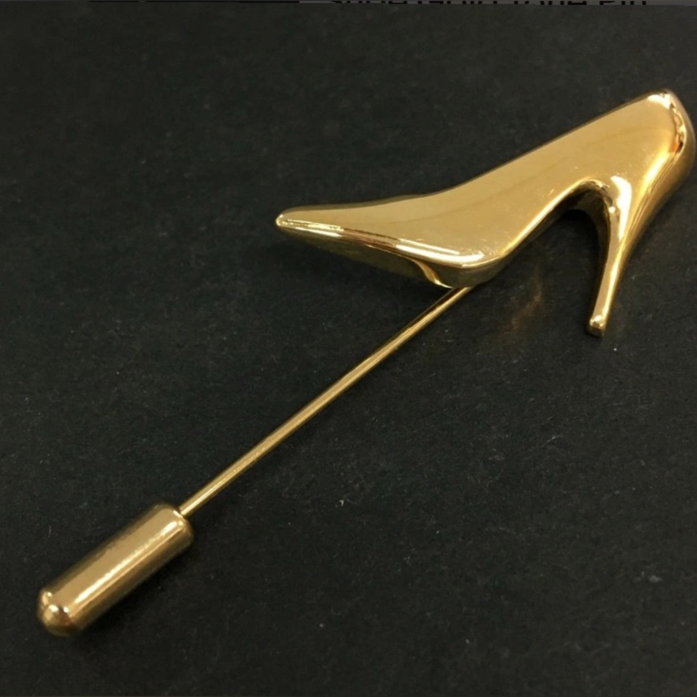 Salvador Ferragamo vintage Pin